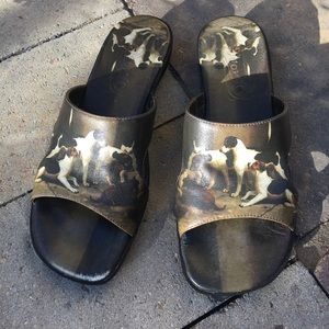 Jeon for Impo Low Heeled Mules w/ British Hunting Dogs in VGUC Size 7